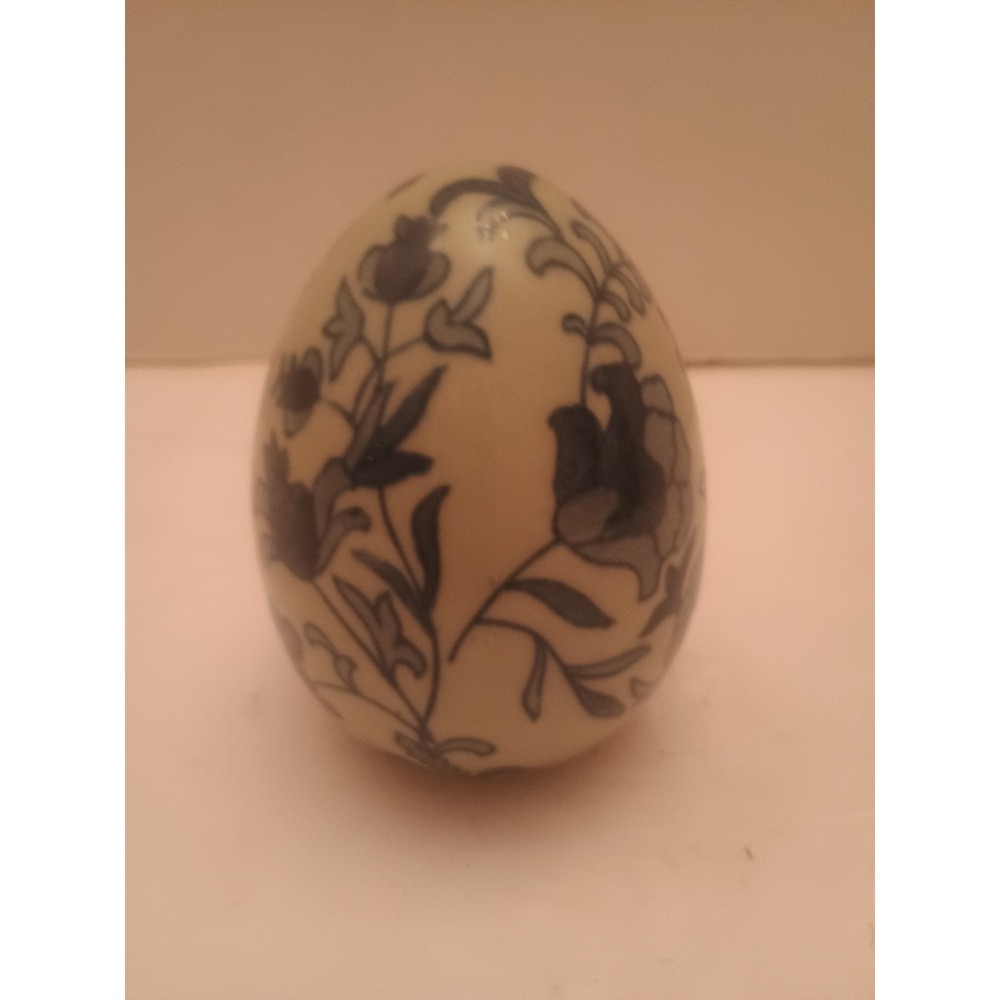 Blue/White Porcelain Ceramic Decorative Egg Floral Pattern Collectable 4"